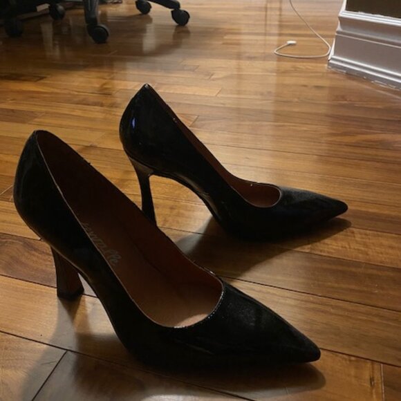 p'intervalle patent leather shoes, size 8, black. Made in Spain - Picture 2 of 4